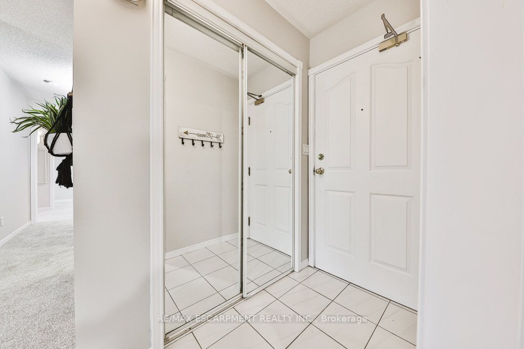 Listing W6040552 - Large Photo # 5