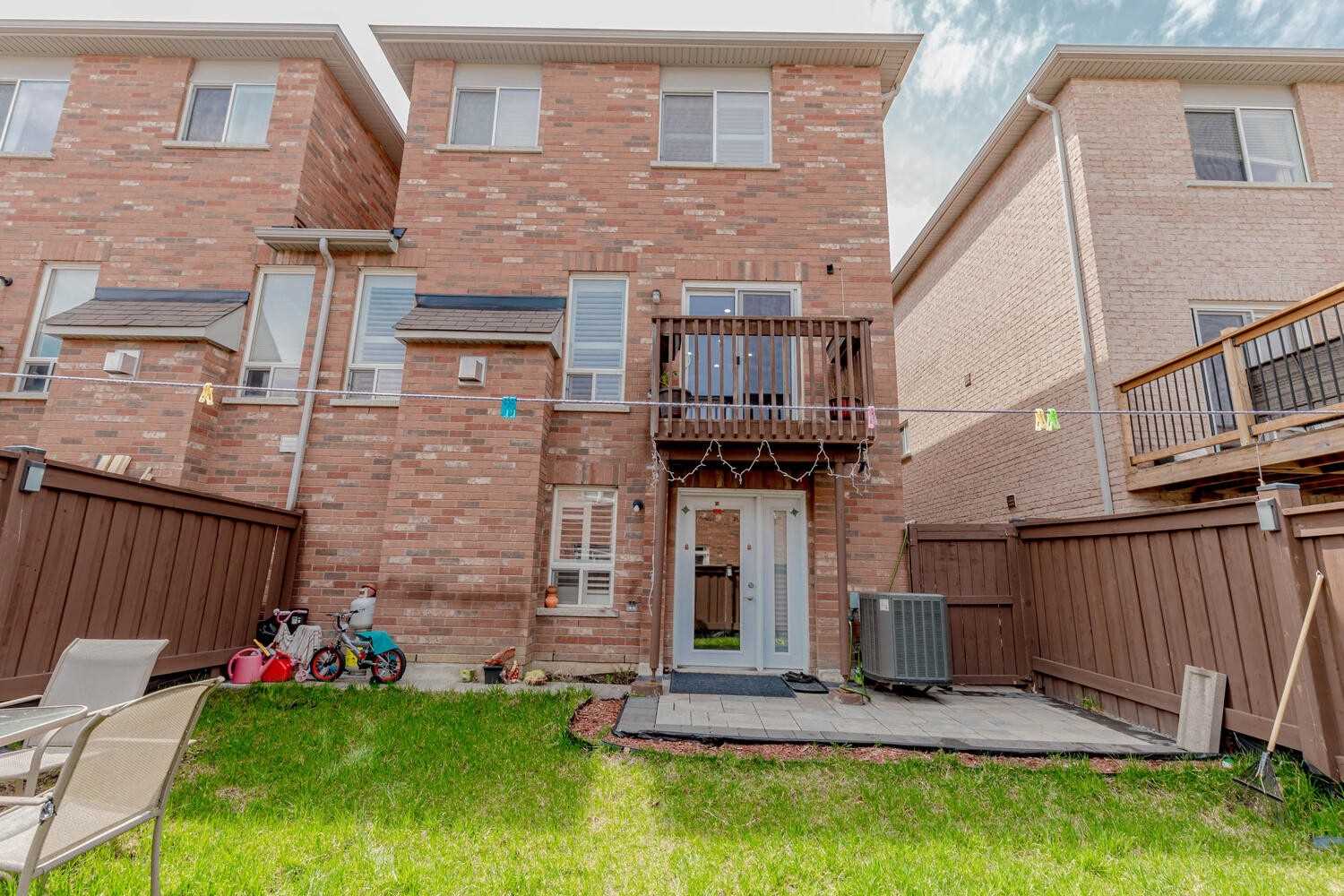 72 Newington Crescent