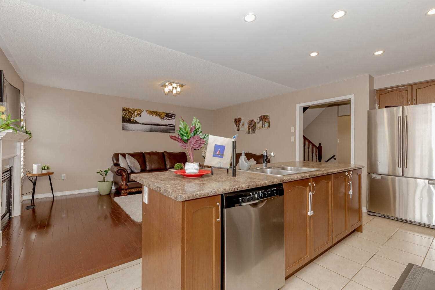 72 Newington Crescent