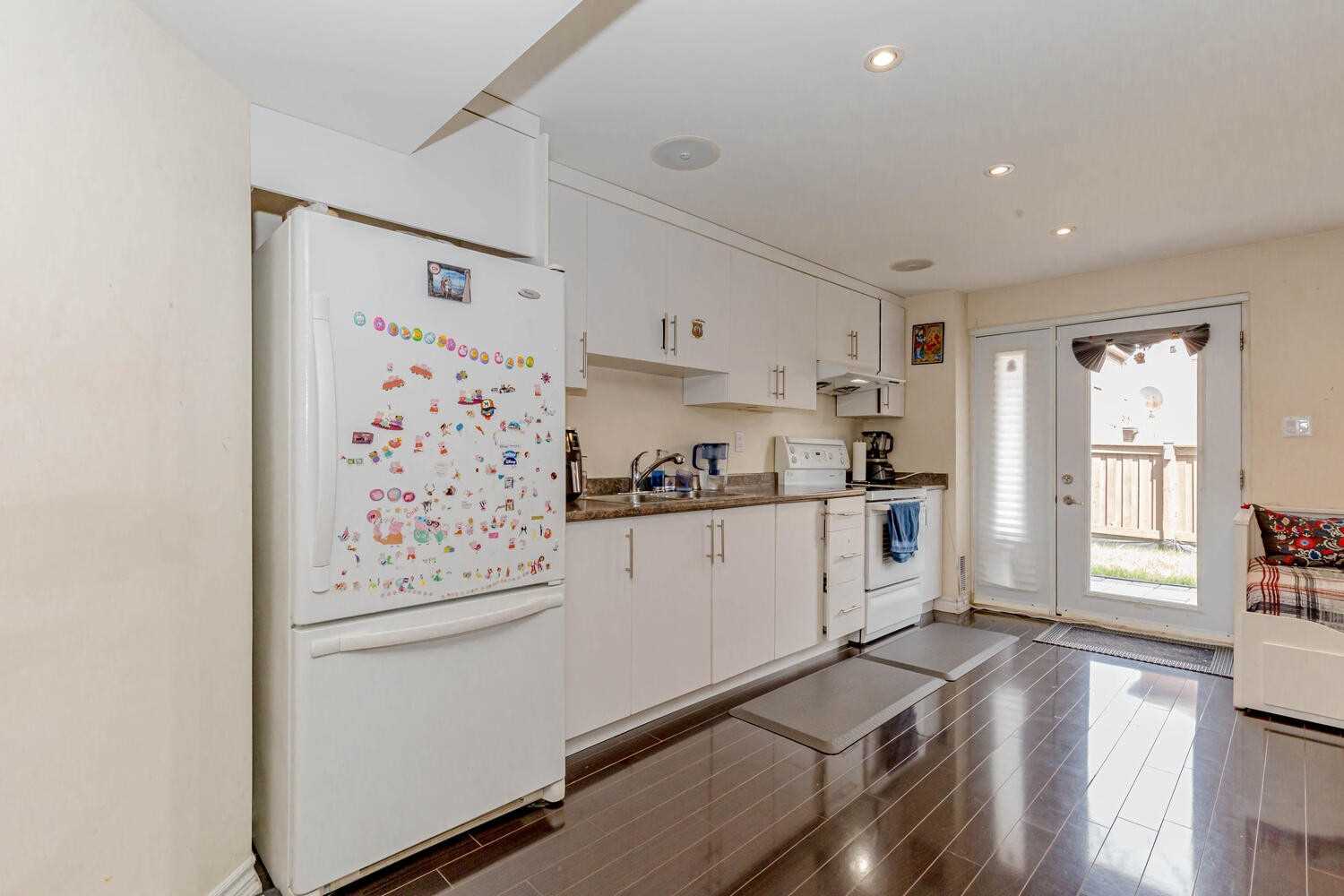 72 Newington Crescent