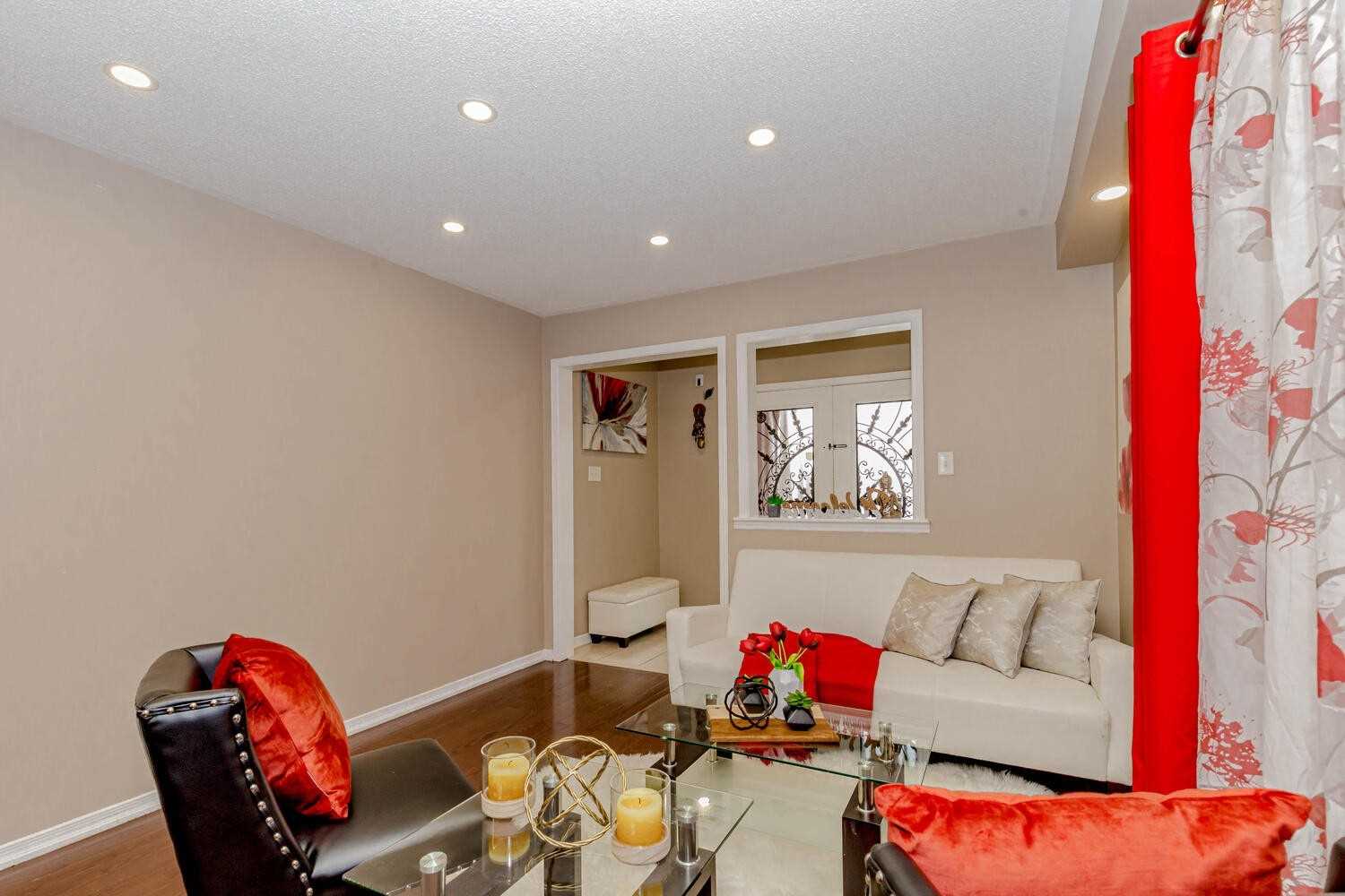 72 Newington Crescent