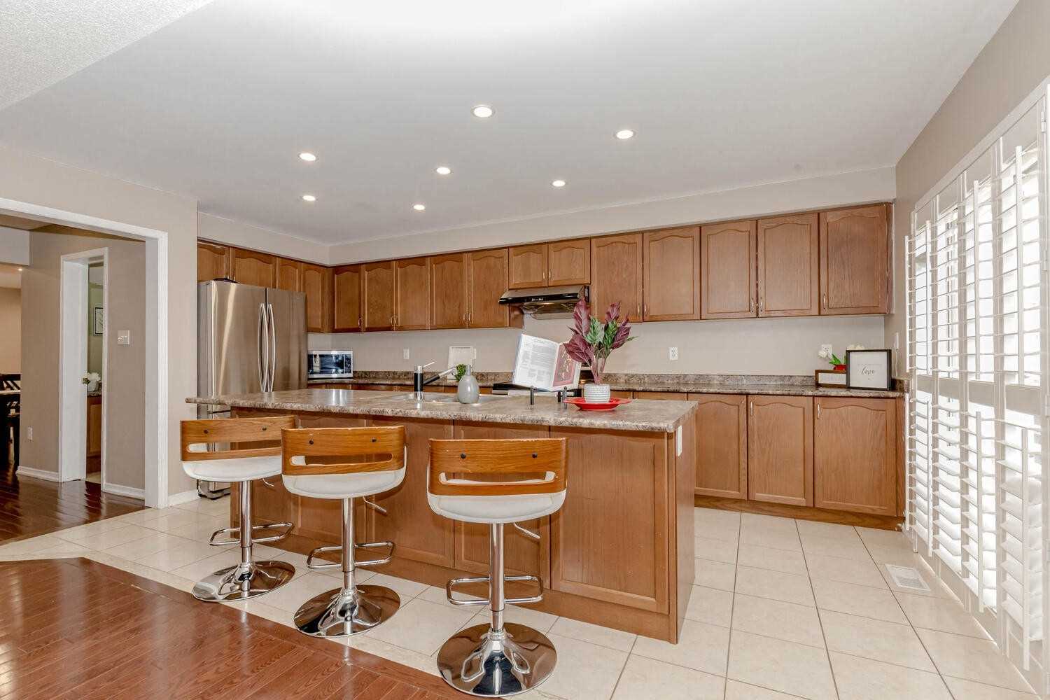 72 Newington Crescent