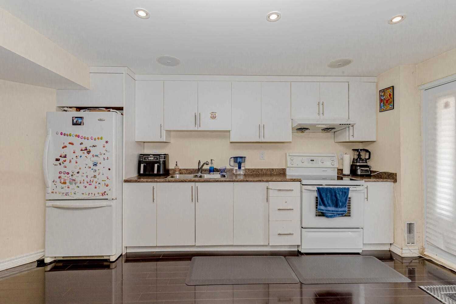 72 Newington Crescent