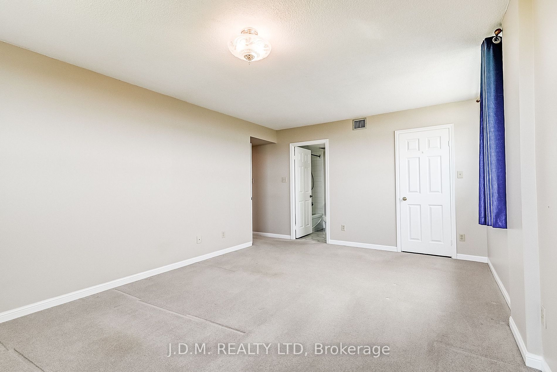 95 La Rose Ave, #901