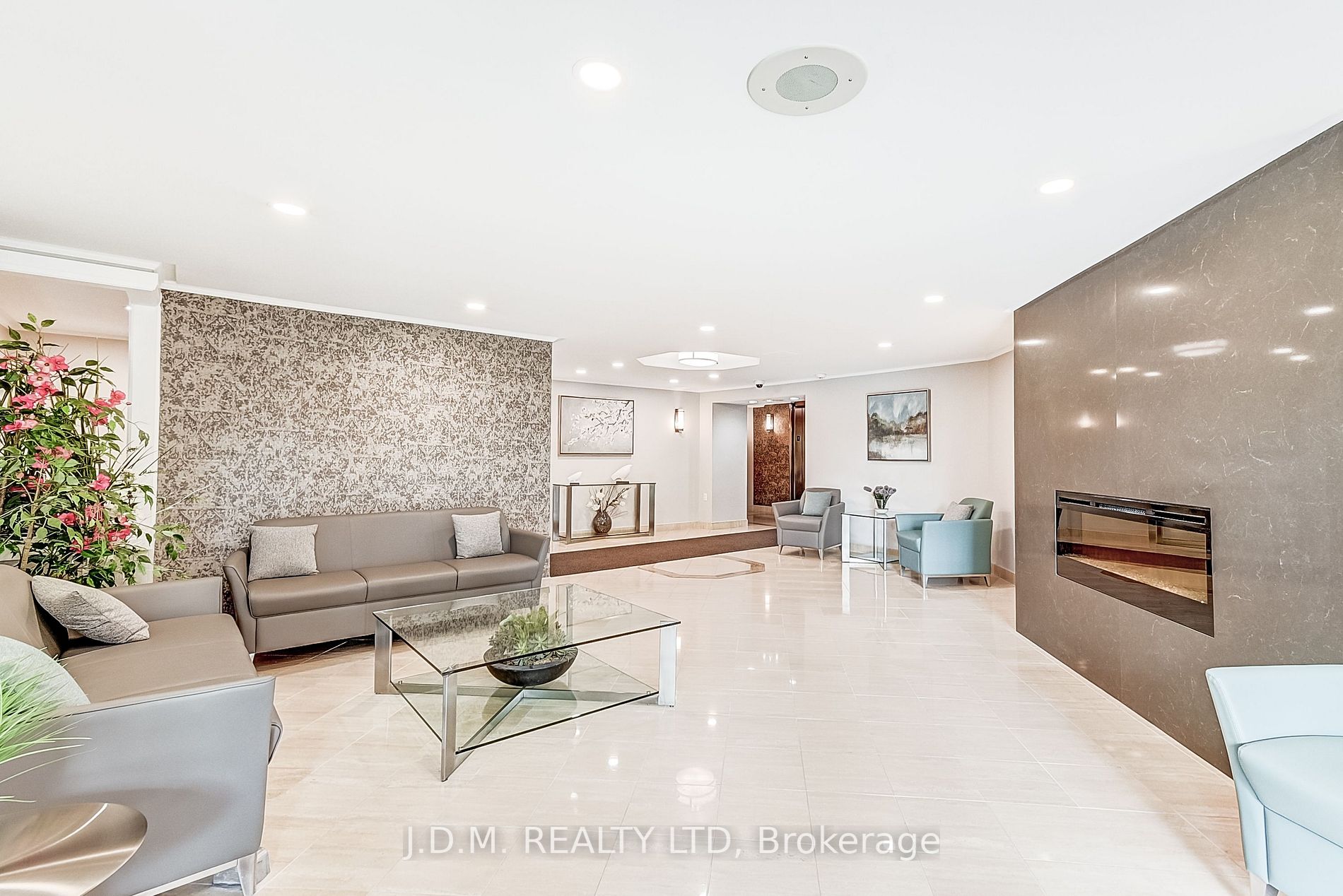 95 La Rose Ave, #901