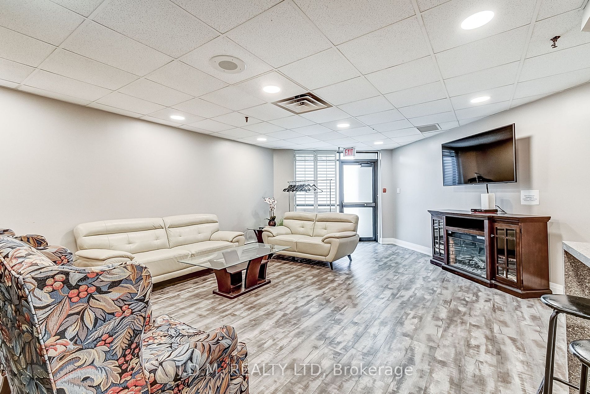 95 La Rose Ave, #901