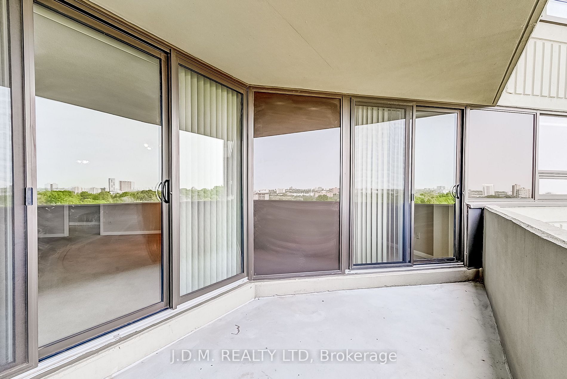 95 La Rose Ave, #901