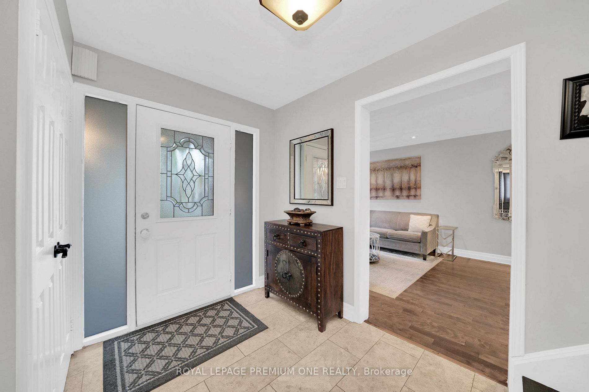 313 Leacock Ave