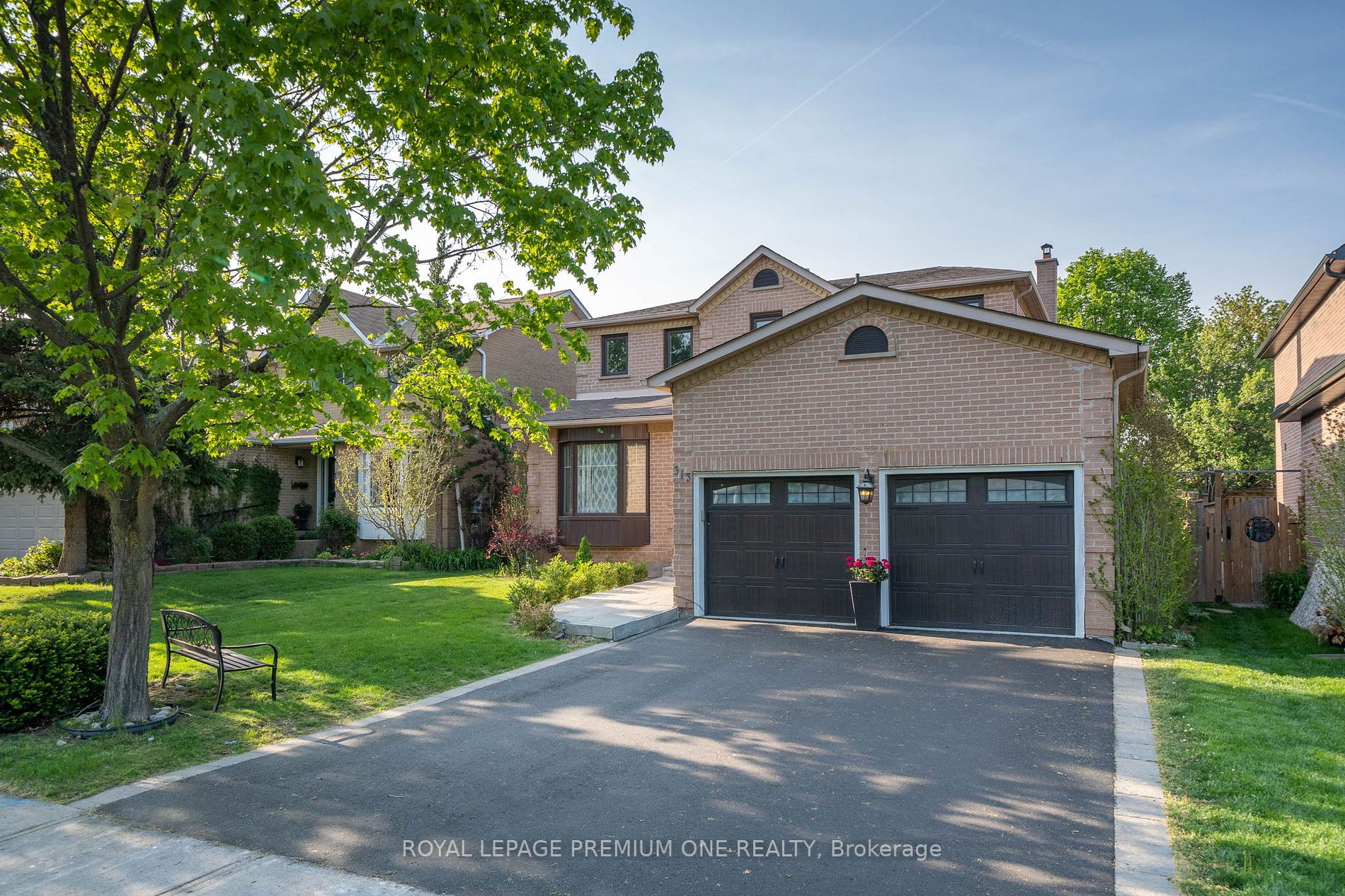 313 Leacock Ave