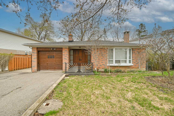 9 Metcalfe Crt, Halton Hills
