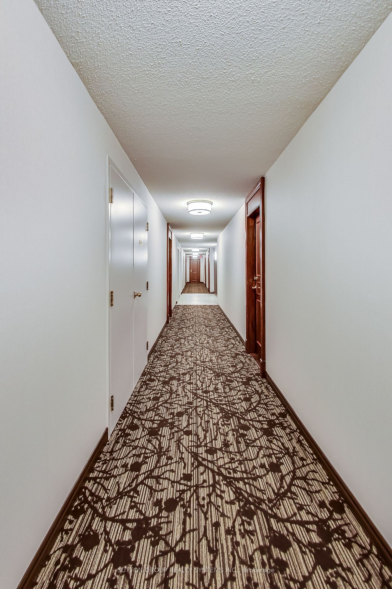 2585 Erin Centre Blvd, #1105