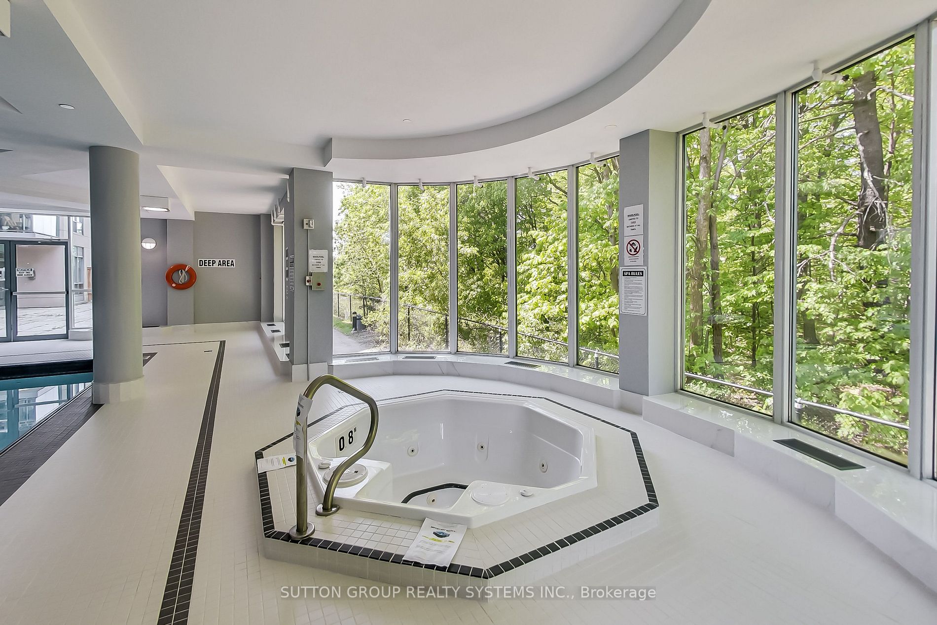 2585 Erin Centre Blvd, #1105