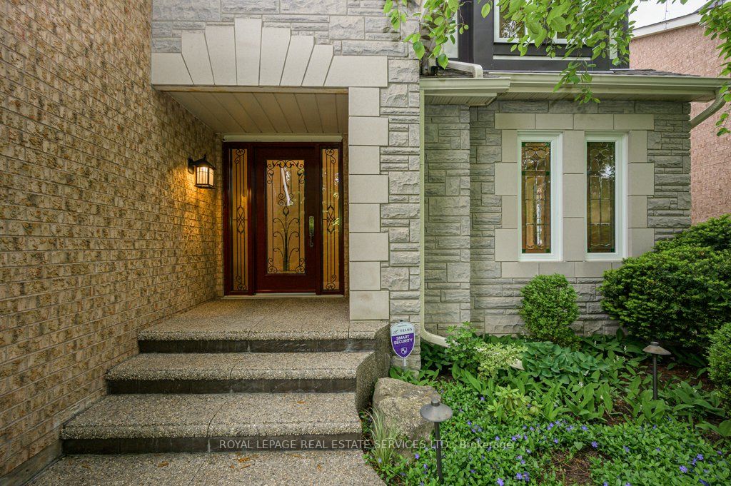 Listing W6041532 - Large Photo # 2