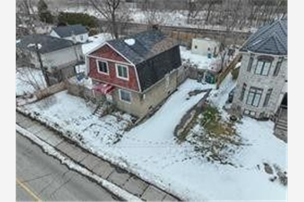 1842 Balsam Ave N, Mississauga