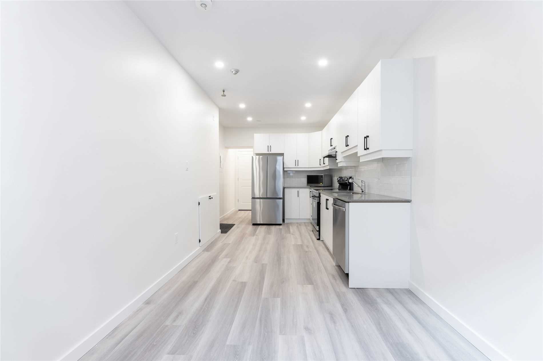 1744 Wilson Avenue, #11