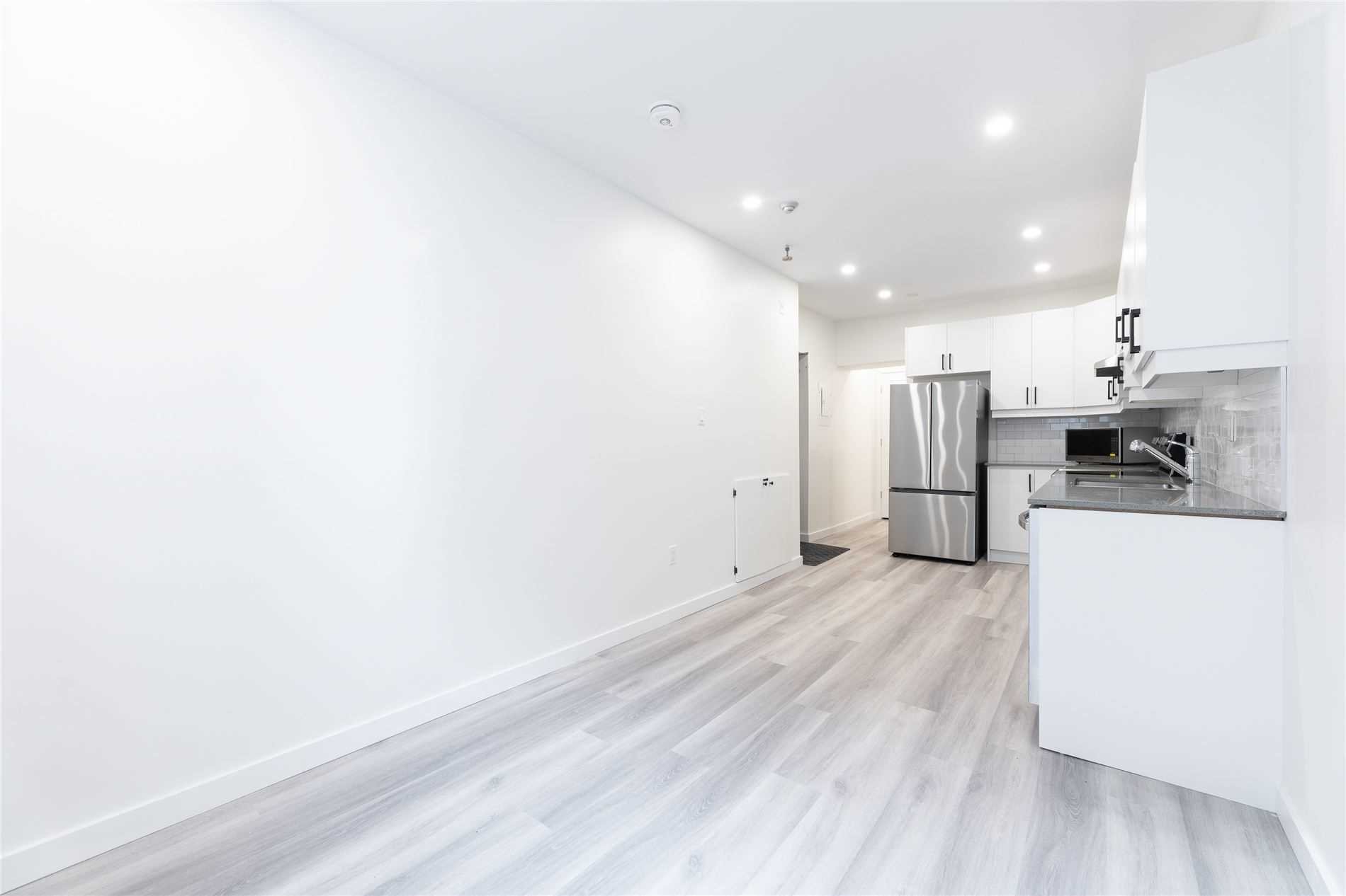 1744 Wilson Avenue, #11