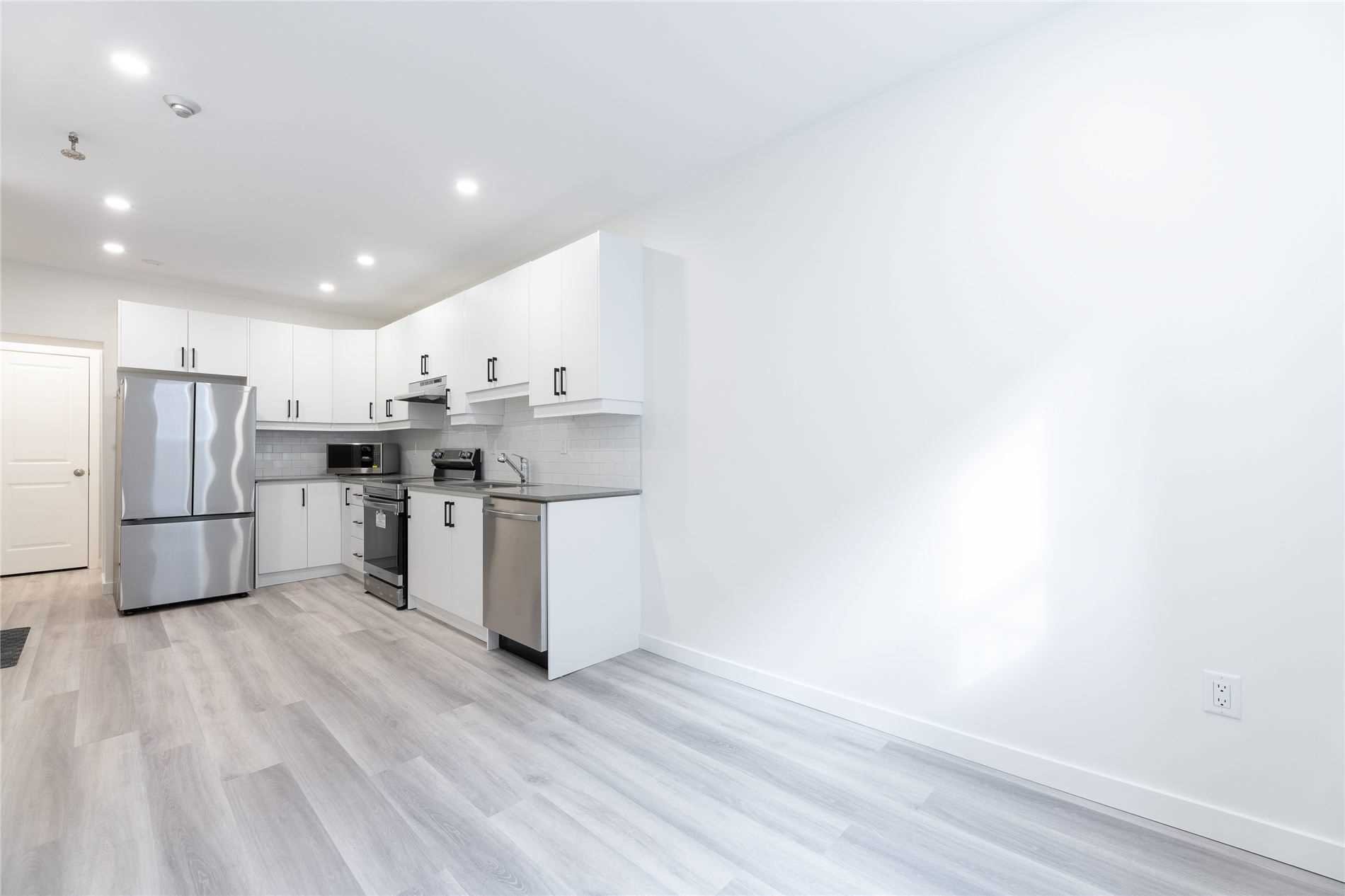 1744 Wilson Avenue, #11