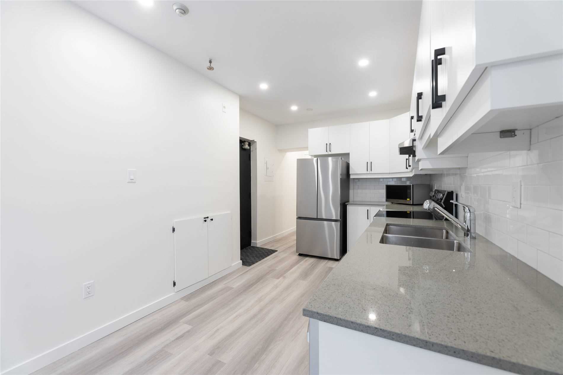 1744 Wilson Avenue, #11