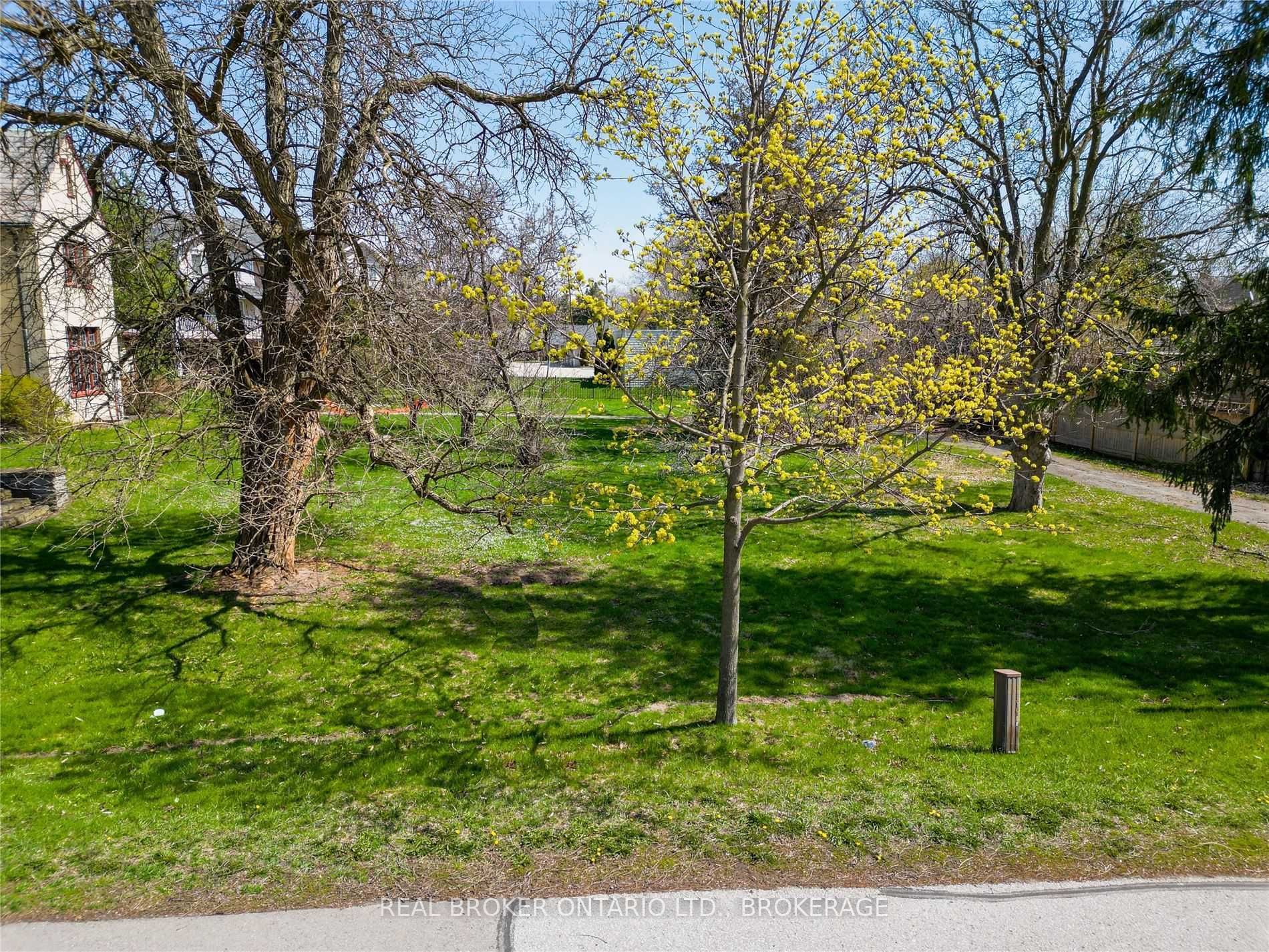 977 Unsworth Lot C Ave
