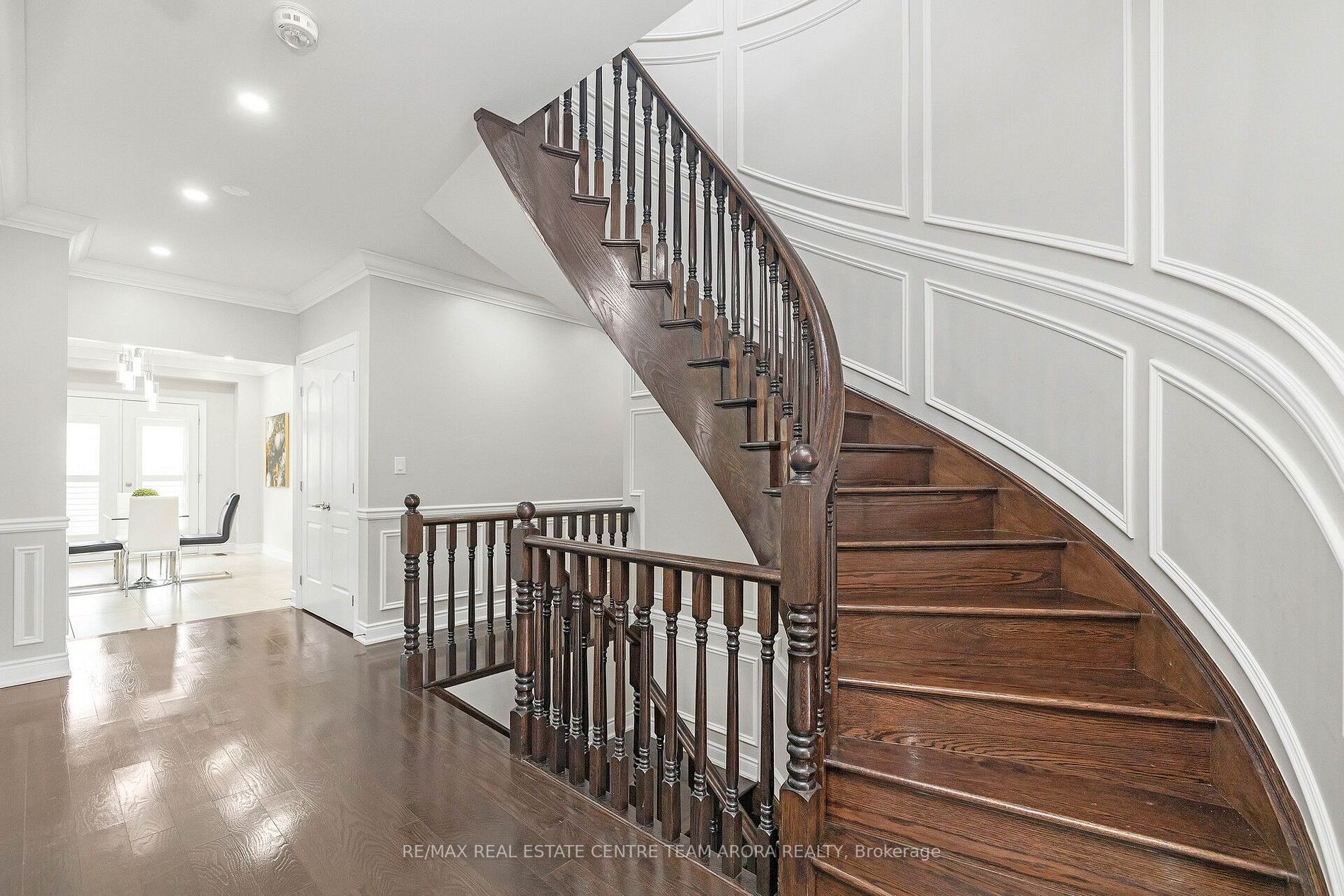 16 Chiming Rd