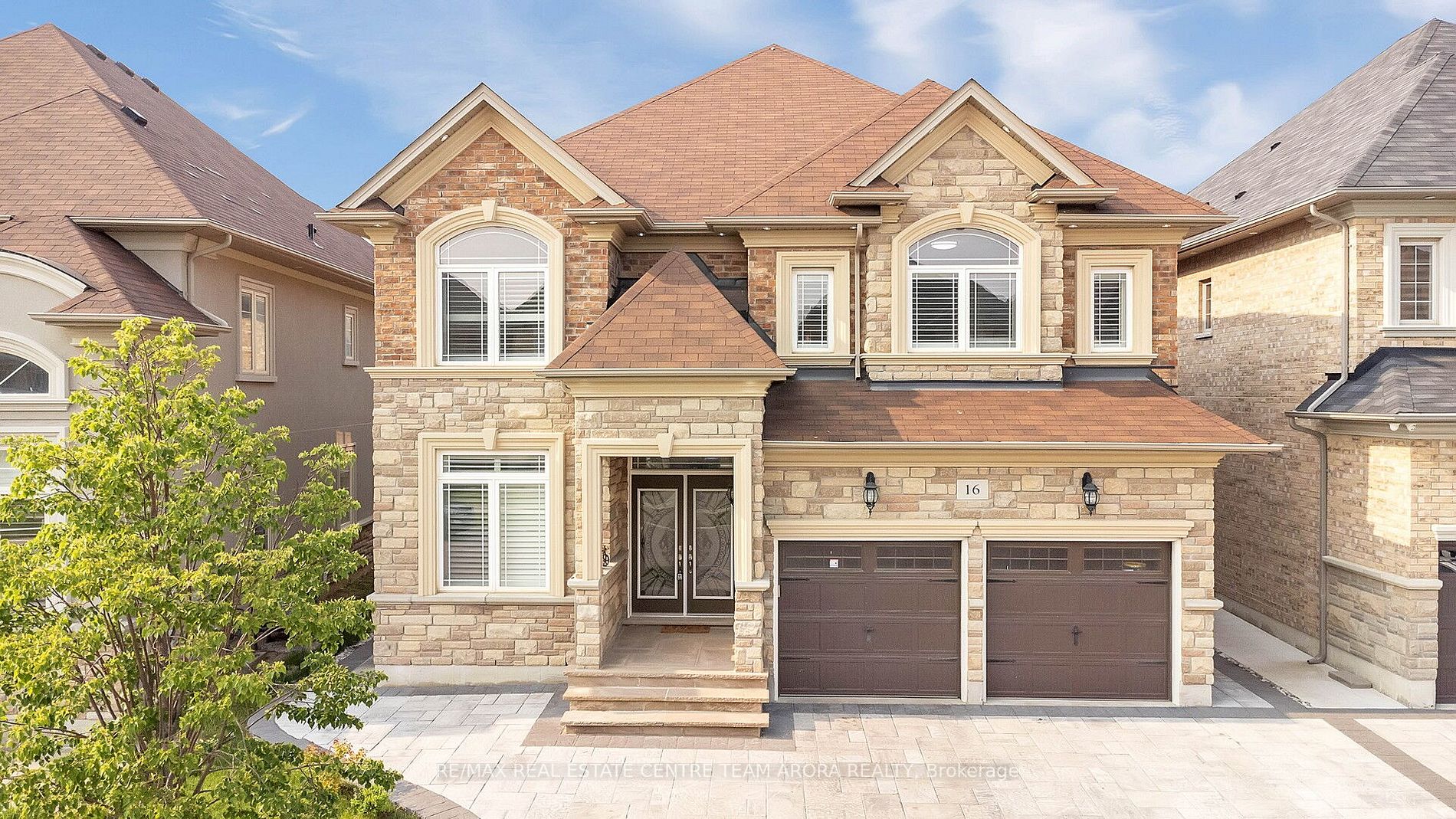 16 Chiming Rd