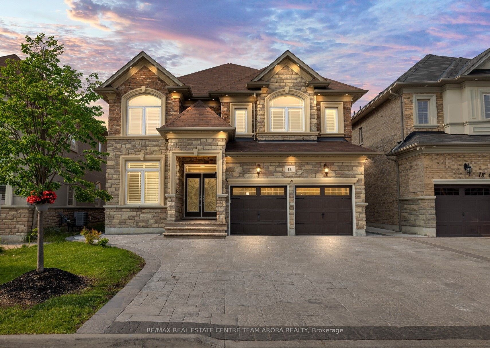16 Chiming Rd