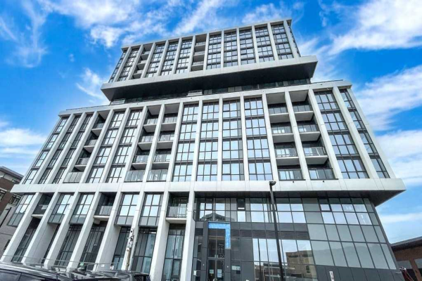 1063 Douglas Mccurdy Comm Circ, Mississauga
