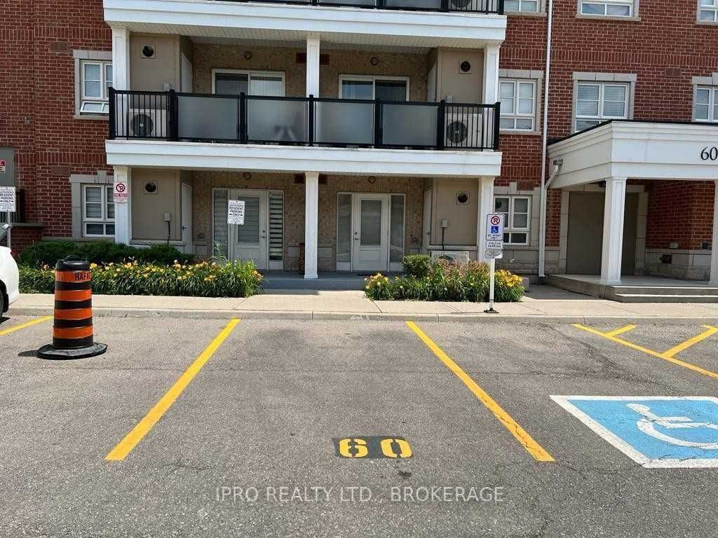 60 Baycliffe Cres, #101