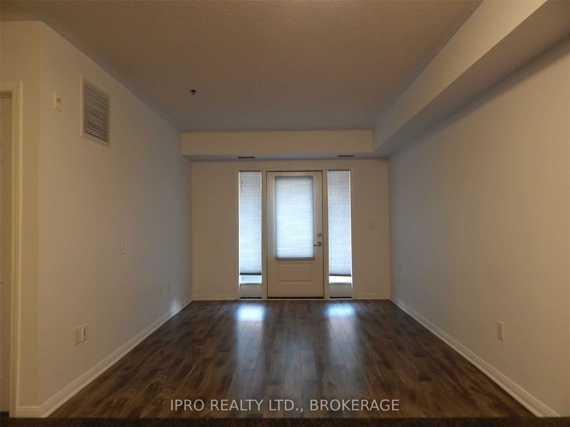 60 Baycliffe Cres, #101