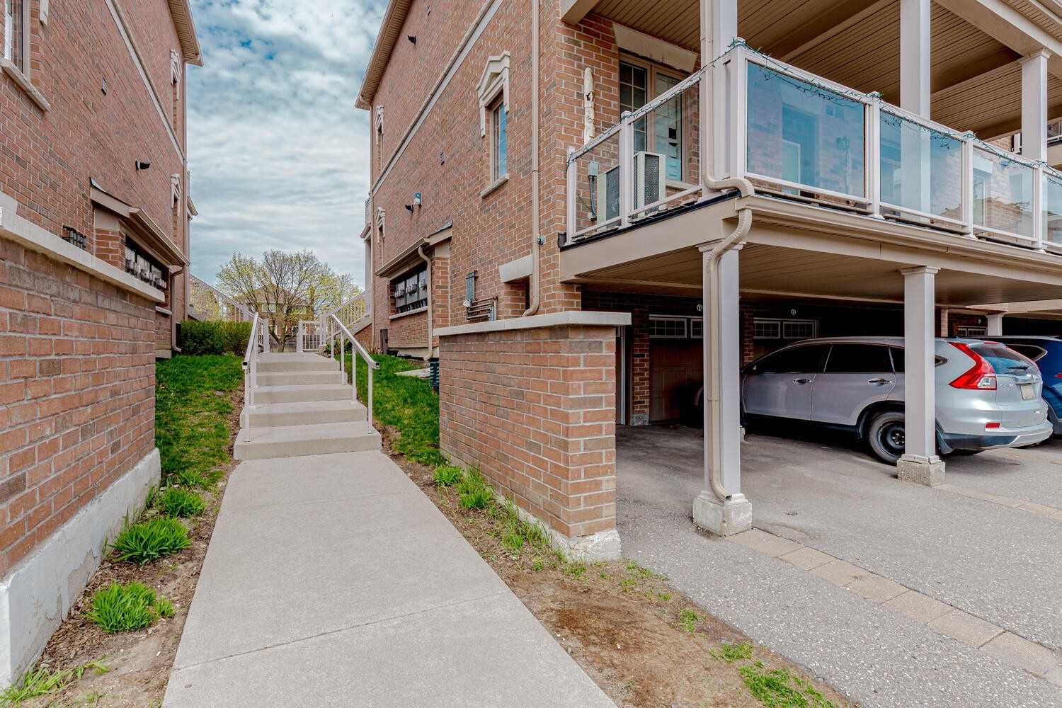 180 Howden Blvd, #10