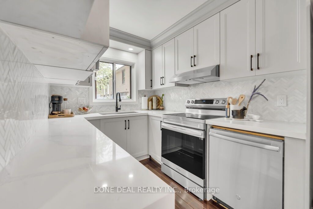 242 Fleetwood Cres, #138