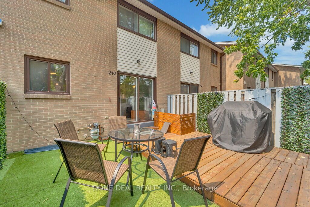 242 Fleetwood Cres, #138