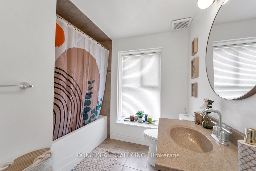 242 Fleetwood Cres, #138