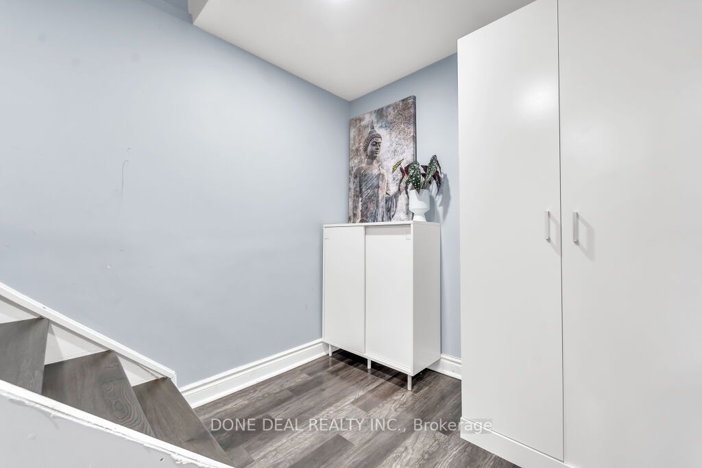 242 Fleetwood Cres, #138
