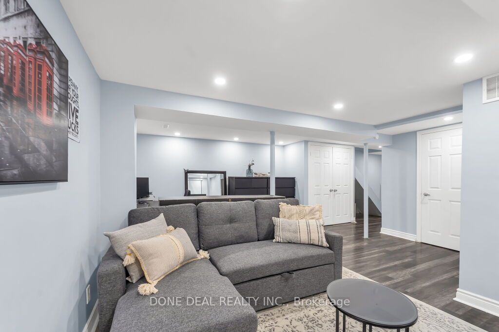 242 Fleetwood Cres, #138