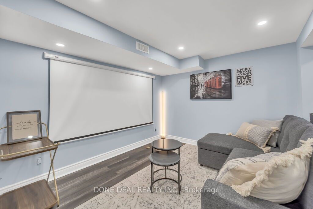 242 Fleetwood Cres, #138