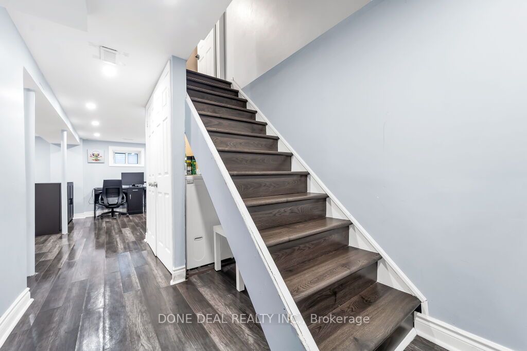 242 Fleetwood Cres, #138