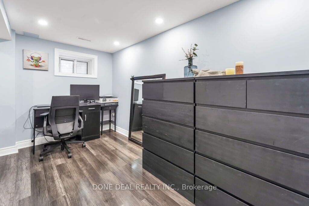 242 Fleetwood Cres, #138