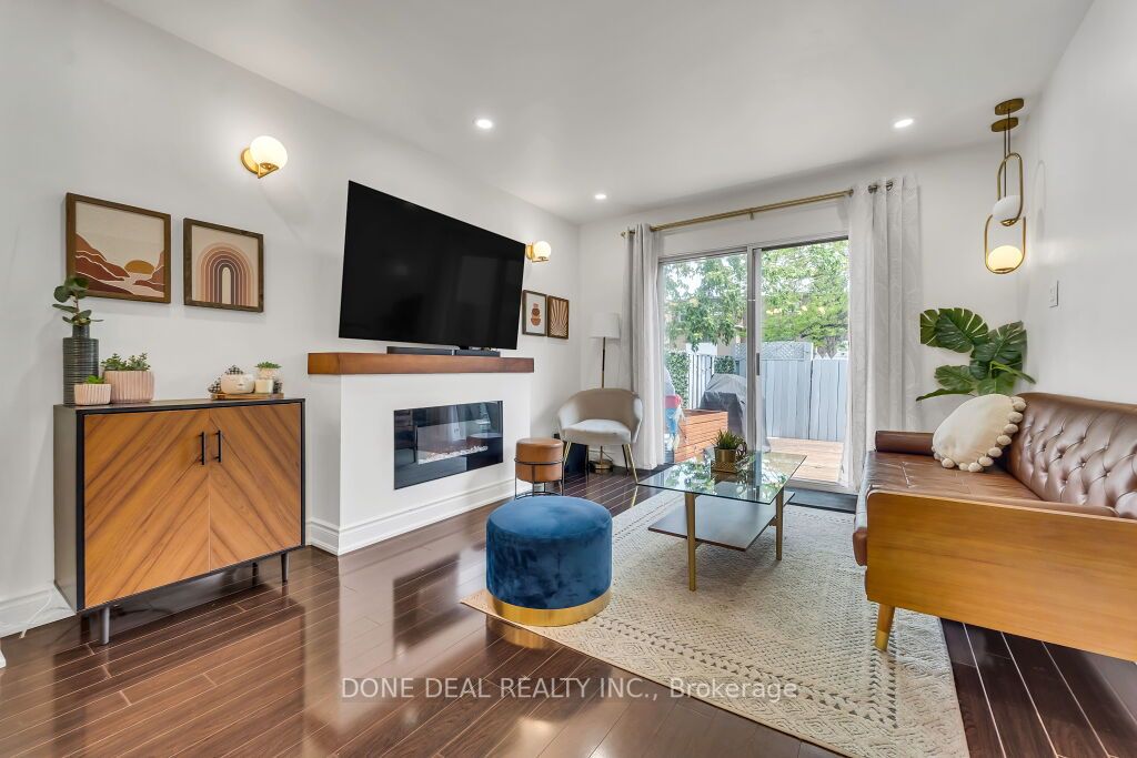 242 Fleetwood Cres, #138