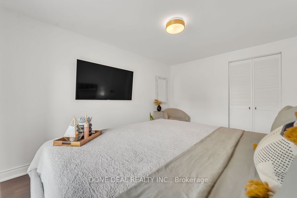 242 Fleetwood Cres, #138