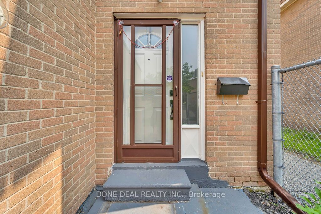 242 Fleetwood Cres, #138
