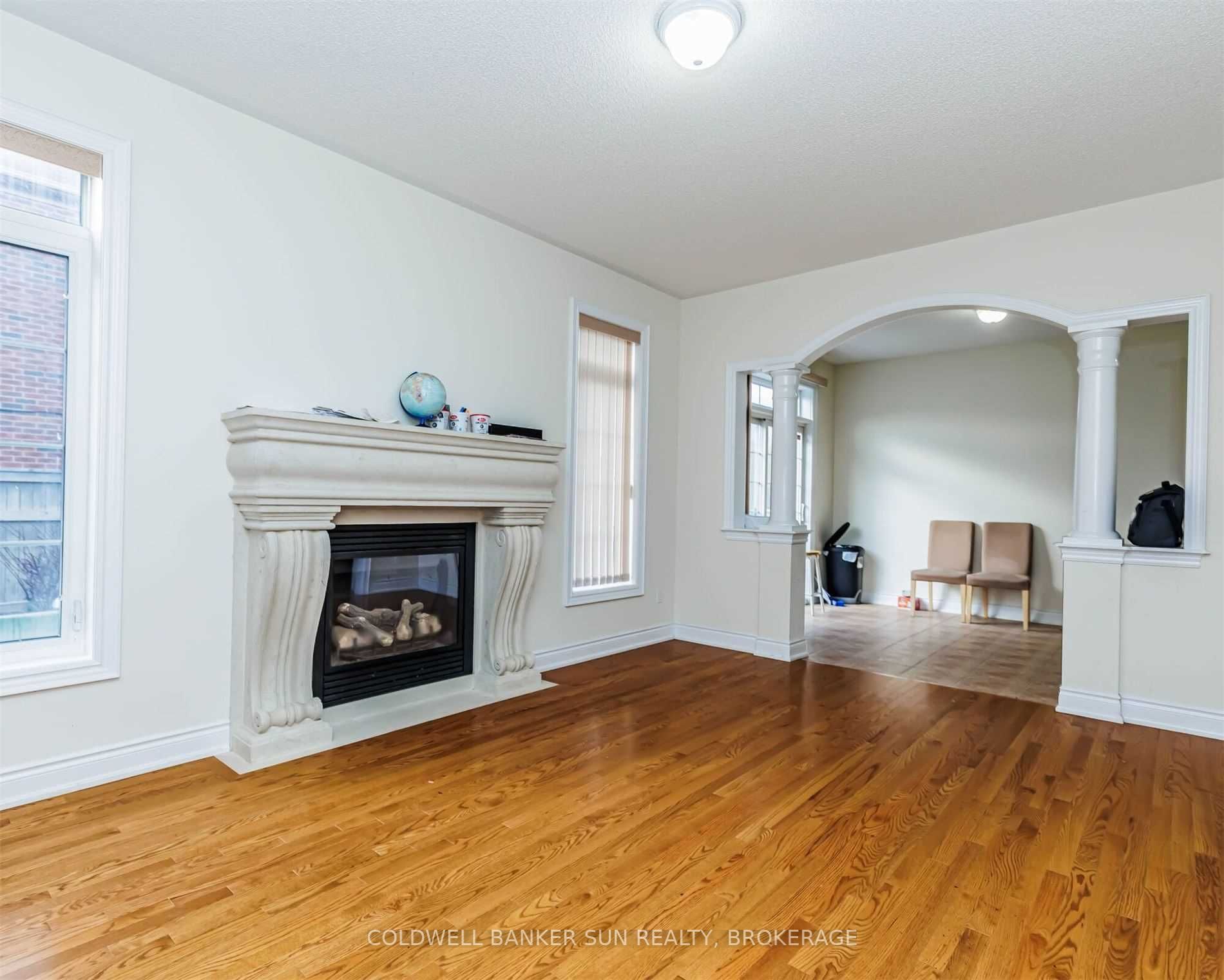 49 Maybeck Dr N