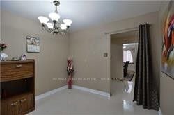 27 Moffatt Ave