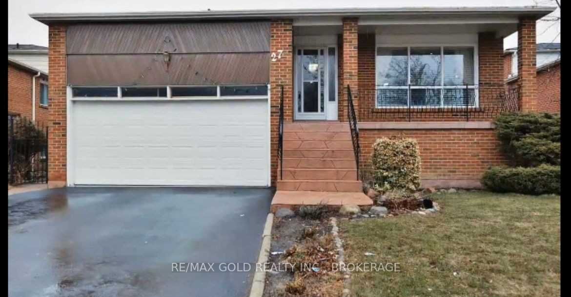 27 Moffatt Ave