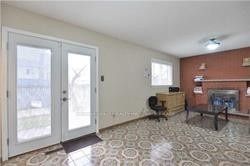 27 Moffatt Ave