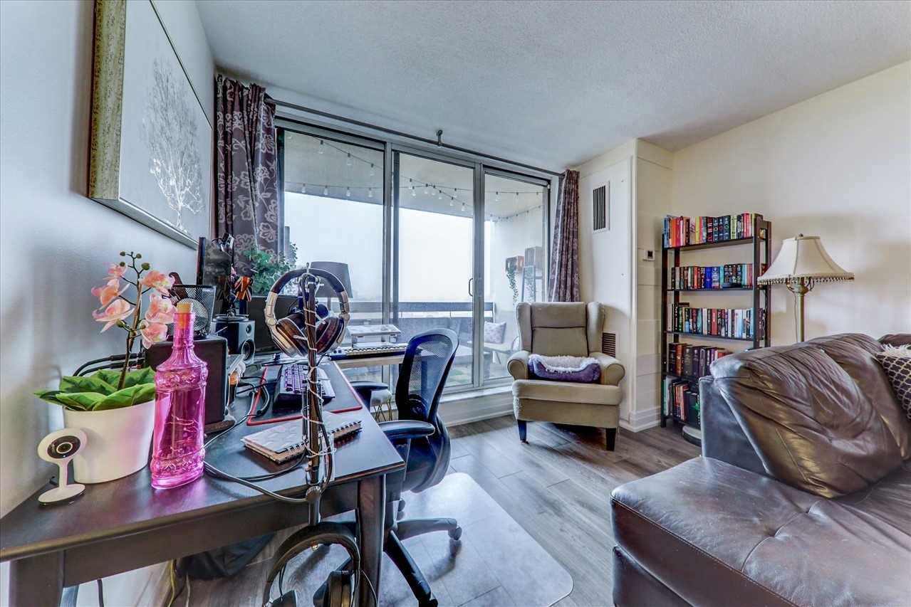 Listing W6043933 - Large Photo # 13