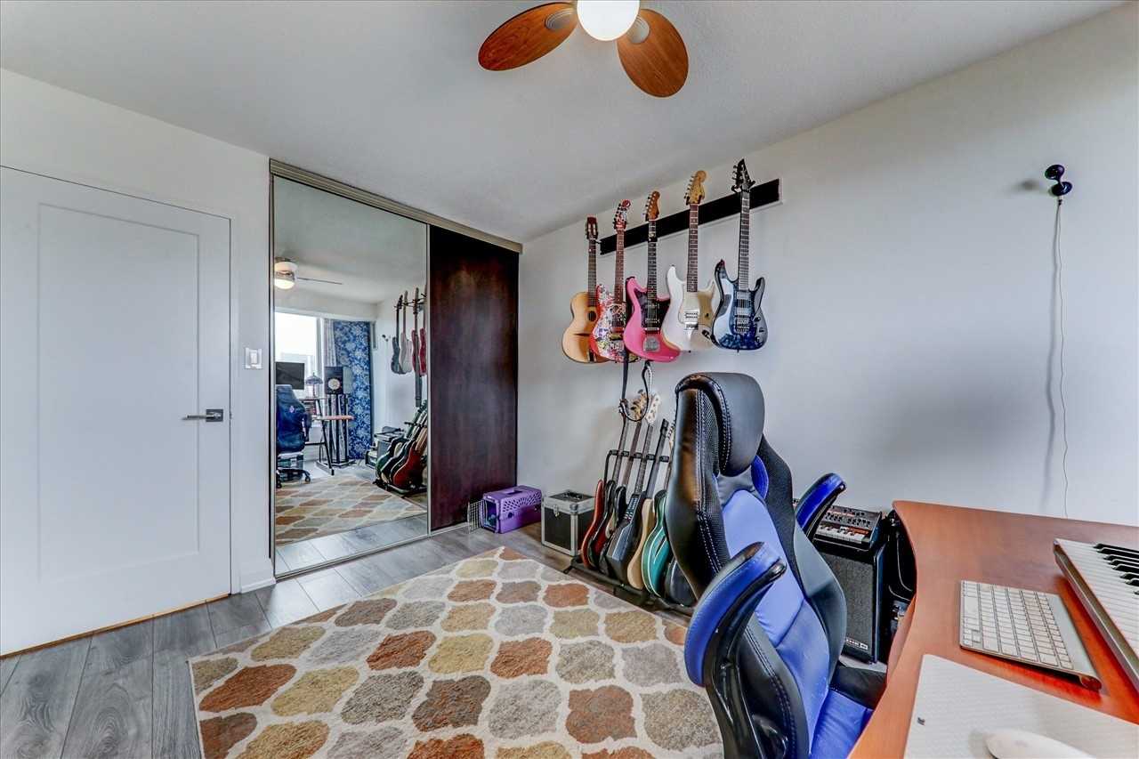 Listing W6043933 - Large Photo # 28