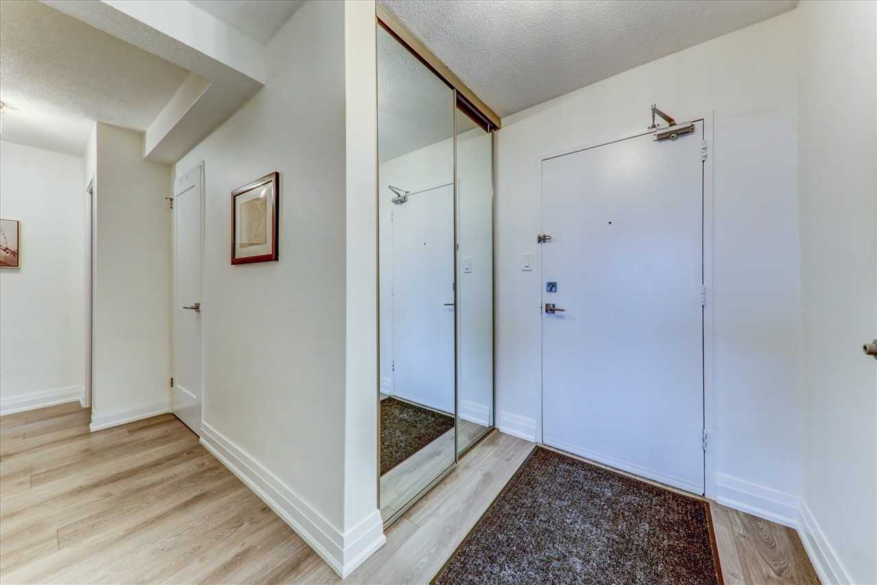 Listing W6043933 - Large Photo # 8