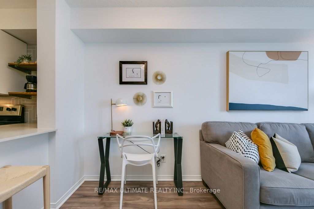 Listing W6044008 - Large Photo # 4