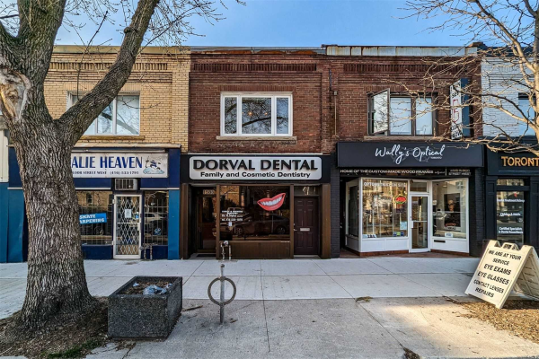1588 Bloor St W